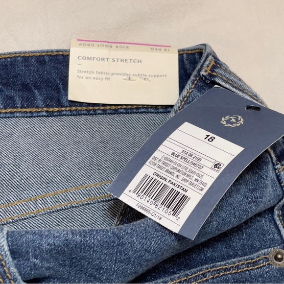 NWT Universal Thread Blue Denim High Rise Kick Boot Crop Flare Leg Jeans Sz 18 - Picture 5 of 12